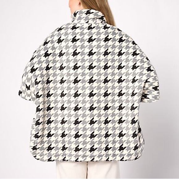 Cuddl Duds Fleece Bonded with Sherpa
Cambridge Capelet - Picture 4 of 8